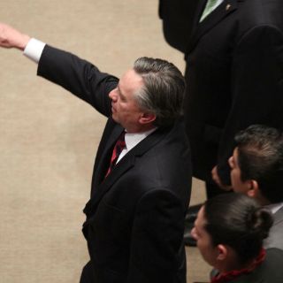 Senado desoye a los críticos e impone a Medina Mora