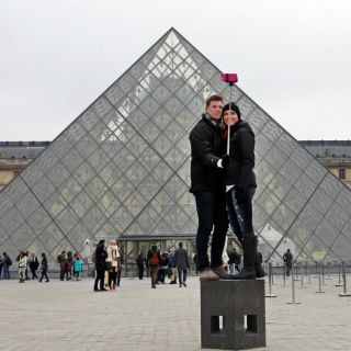 Palacio de Versalles prohíbe bastones para 'selfies'