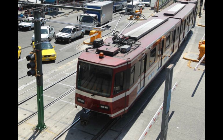 Detalla que gradualmente pretenden uniformar los vagones de las tres líneas del Tren Ligero. EL INFORMADOR / ARCHIVO
