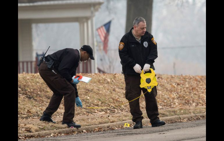 Autoridades señalan que el ataque a policías en Ferguson fue una emboscada; ya investigan. AFP / S. Olson