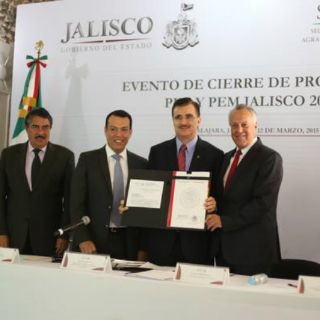 La UdeG recibe carpeta de expropiación de terreno de CUTonalá