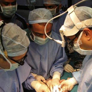 En Sudáfrica efectúan exitoso trasplante de pene