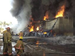 Por el momento no se sabe qué originó el percance ni se reporta que las llamas estén bajo control. EL INFORMADOR / I. De Loza