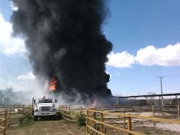 Alrededor de las 10:00 horas, Bomberos de Tlaquepaque llegaron a La Calerilla y, al ver la magnitud del fuego, pidieron refuerzos. EL INFORMADOR /