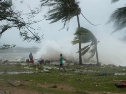 La Cruz Roja Australiana dice de que la destrucción causada por el ciclón es 'increíble' y que las necesidades humanas serán 'enormes'. AFP /