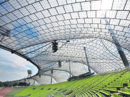 Las enormes redes. Un elemento característico de las obras de Frei Otto;aquí un estadio para los juegos olímpicos de 1972 en Munich. ESPECIAL / J. Royan