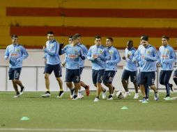 La escuadra que dirige el uruguayo Gustavo Matosas trotó alrededor de la cancha. TWITTER / @CF_America