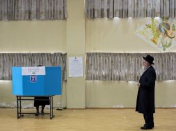 Los votantes podrán asistir a más de 10 mil centros de votación ubicados en escuelas, hsopotales y cárceles de todo el país. AP / O. Balilty