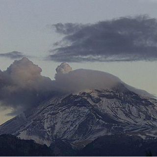 Reportan seis explosiones en volcán Popocatépetl