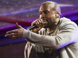 El cantante causó gran revuelo en la pasada entrega del Grammy, pues no estuvo de acuerdo en que Beck se llevara el premio principal. AP / ARCHIVO