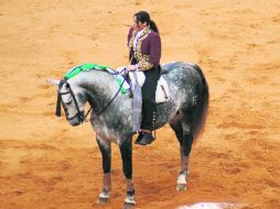 La rejoneadora mexicana Mónica Serrano tuvo un incidente con el público en el Carnaval de Autlán. NTX / ARCHIVO