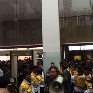 Cancelan conferencia de Aristegui por problemas de logística