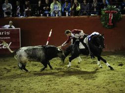 El navarro Pablo Hermoso de Mendoza demostró ayer en la plaza de toros El Centenario de Tlaquepaque por qué es el número uno. EL INFORMADOR / J. Mendoza