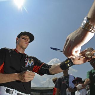 Marlins apuestan por Christian Yelich y le dan contrato de 7 años