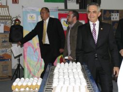 Mancera, durante conferencia para anunciar la donación de 105 toneladas de huevo al DIF. SUN / A. Salinas