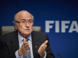 El presidente de la FIFA, Sepp Blatter, durante la conferencia de prensa en Zúrich donde se decidieron las fechas de los mundiales. AFP / M. Buholzer
