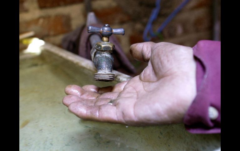 Si se continúa con el consumo actual de este líquido vital, en 2030 faltará un 40 por ciento de lo necesario para subsistir. EL INFORMADOR / ARCHIVO