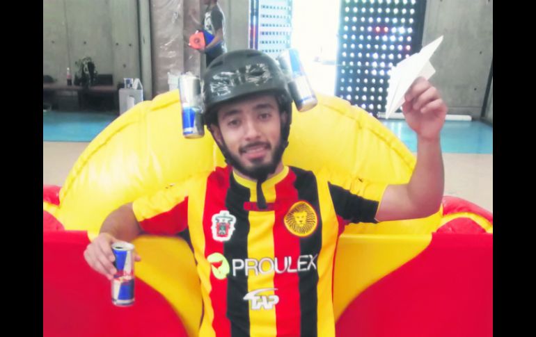 El joven de 23 años participó en la categoría de acrobacia y se llevó las palmas de los jueces. EL INFORMADOR / N. Gutiérrez