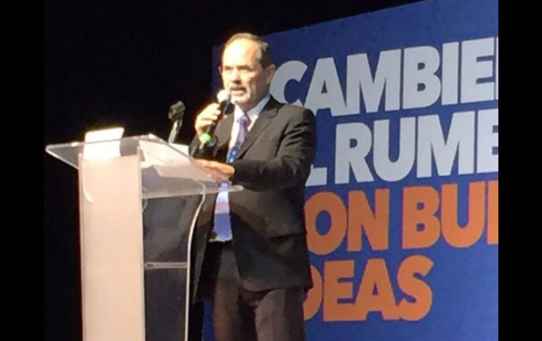 Madero se comprometió a que el PAN actuará con mucha responsabilidad en las decisiones más importantes para México. TWITTER / @GustavoMadero