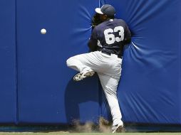 Tras el golpe, Pirela tuvo que ser llevado al hospital. AP / J. Bazemore