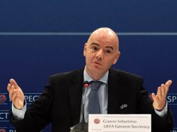 Gianni Infantino, secretario general de la UEFA dijo que mantendrán el formato de nueve grupos. AFP / J. Klamar