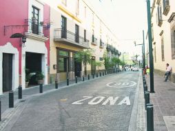La calle de Pino Suárez luce libre de coche, luego de que los diputados decidieran respetar la vía rehabilitada como Zona 30. EL INFORMADOR / A. Camacho