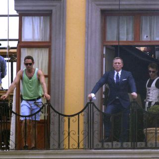 James Bond filma y se escabulle en el DF