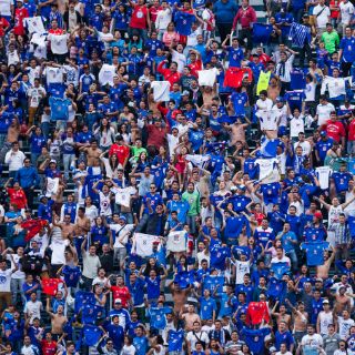 Porra de Cruz Azul señala agresiones de Corona y 'Maza'
