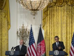'Continuaremos apoyando el proceso de reconciliación afgana', dijo Obama (d) y Gani (i) subrayó su 'compromiso con la paz'. EFE / S. Thew