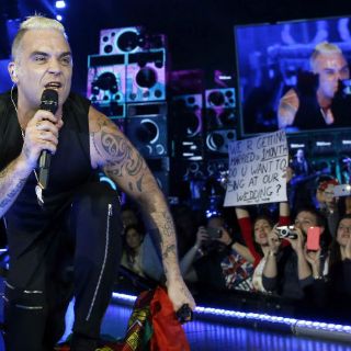 Robbie Williams revive a Freddy Mercury