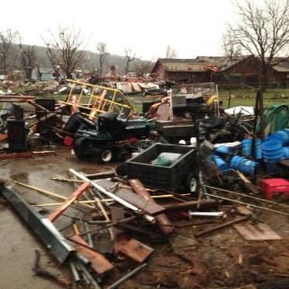 Tornados en Oklahoma y Arkansas dejan un muerto