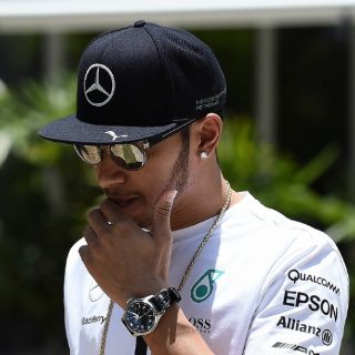 Lewis Hamilton ríe sobre las quejas de Red Bull