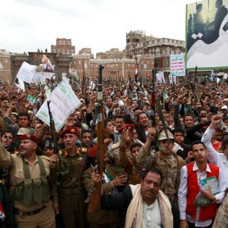 Rebeldes llaman a la guerra para afrontar bombardeos saudíes