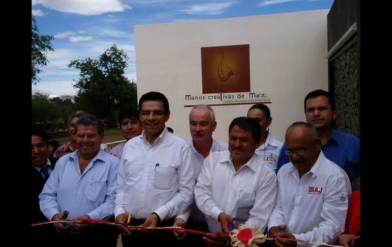 Este jueves también se inauguró el Centro de Desarrollo, Diseño y Comercialización Artesanal. TWITTER / @INADEM_SE