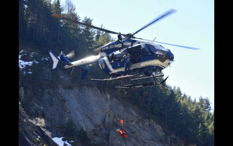 La SRE sigue el avance de investigaciones del desplome del Airbus A320 de Germanwings. AFP / F. Pellier