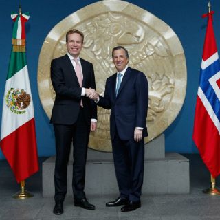 El canciller noruego explora oportunidades energéticas en México