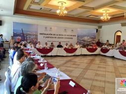 El gobernador de Michoacán, Salvador Jara, se muestra satisfecho de trabajar junto a Gobernación por la seguridad del estado. TWITTER / @SJara_gobmich