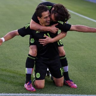 'Chicharito' le da triunfo a México sobre Ecuador