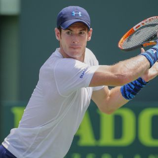 Andy Murray saca a Santiago Giraldo de Miami
