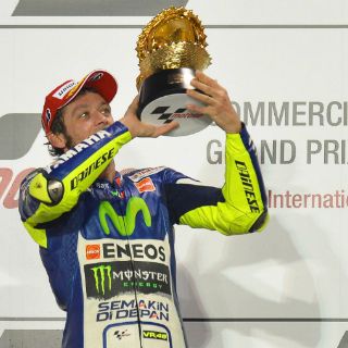 Valentino Rossi gana primera carrera de Moto GP en 2015