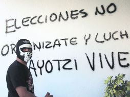 En Guerrero la CETEG quiere impedir los comicios y en Oaxaca es la Sección 22 de la CNTE. EFE /