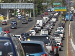 Autoridades informan que los automovilistas prefieren pasar por la avenida que utilizar las vías alternas. EL INFORMADOR / ARCHIVO