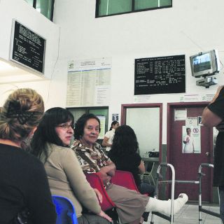 Perciben servicios de salud deficientes