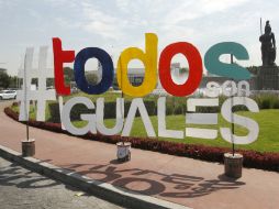 El movimiento, integrado por 10 personas, se manifiesta en las cercanías de la Glorieta Minerva. EL INFORMADOR / A. Camacho