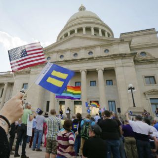 Arkansas aprueba ley criticada por discriminar a homosexuales