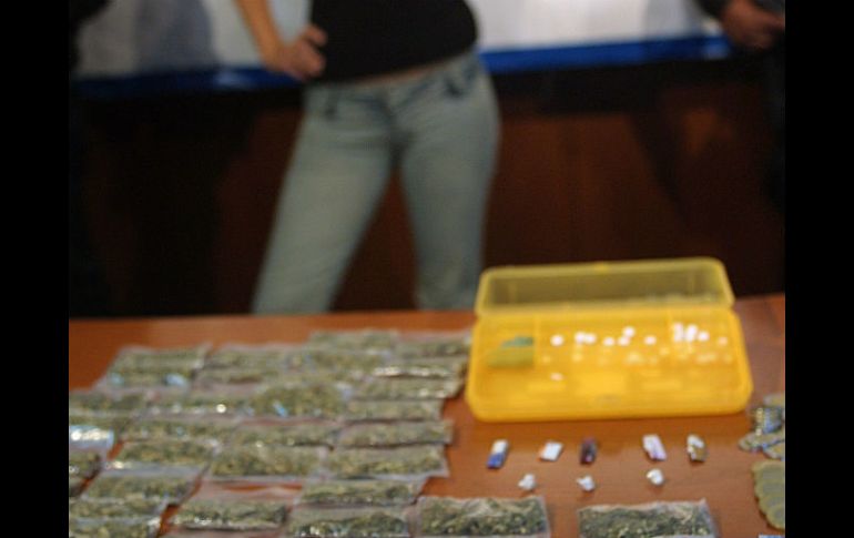 La mujer es retenida junto con la droga y el vehículo, es referida al Departamento de Seguridad Nacional. EL INFORMADOR / ARCHIVO