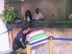 Suspendidos. Hoteles, restaurantes, bares e incluso espacios de tiempo compartido fueron cerrados por la Profeco. ESPECIAL /