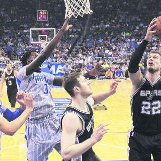 Los Spurs se cuelan a la fase final