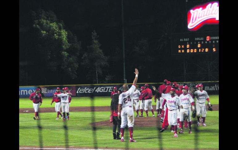 Duelo de pretemporada. Diablos Rojos venció el martes a los Guerreros de Oaxaca. NTX / T. Colón