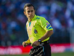 Alfredo Peñaloza será el encargado de vigilar las reglas entre Atlas y Chivas. MEXSPORT / D.Leah